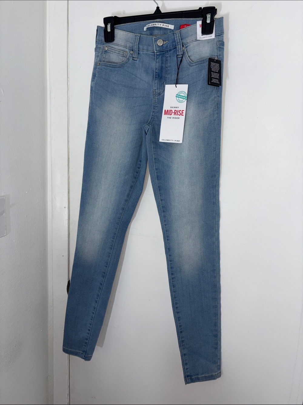 Celebrity Pink Women’s Mid-Rise Skinny Jeans - Light Wash Blue